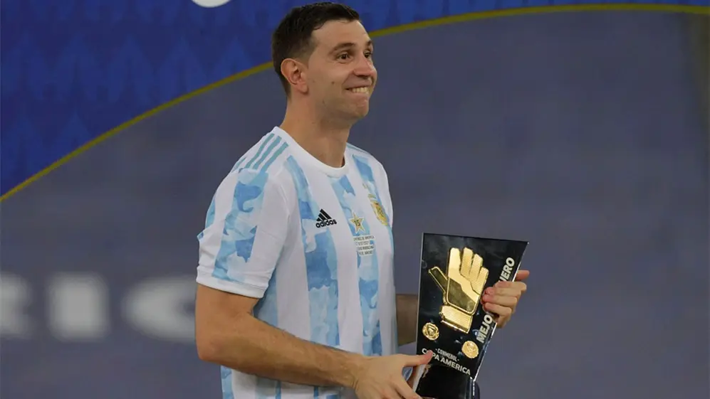 Dibu Martínez, mejor arquero de la Copa América.