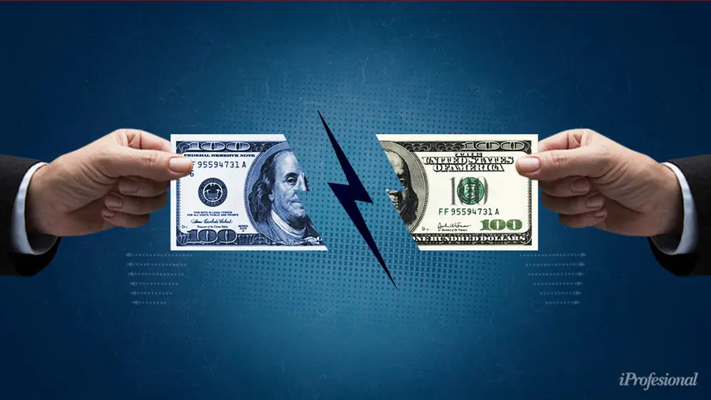 Es poco común que el dólar blue baje a niveles tan cercanos a los del solidario.