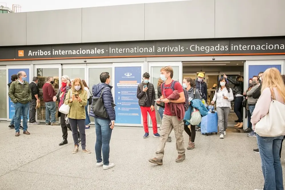 El número de turistas extranjeros que llegó al país en junio pasado registró un salto interanual del 2.042%