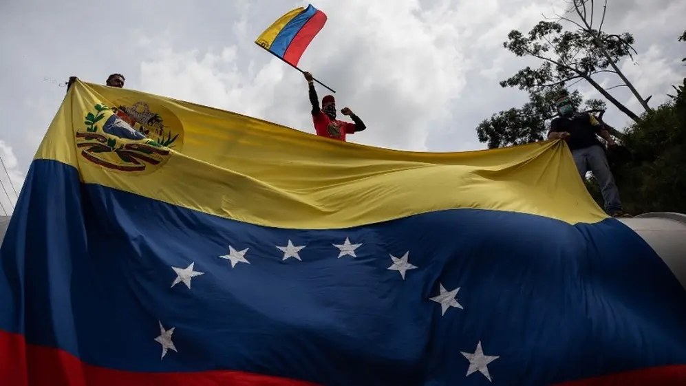 Venezuela y Argentina, dos países marcados por el dólar.
