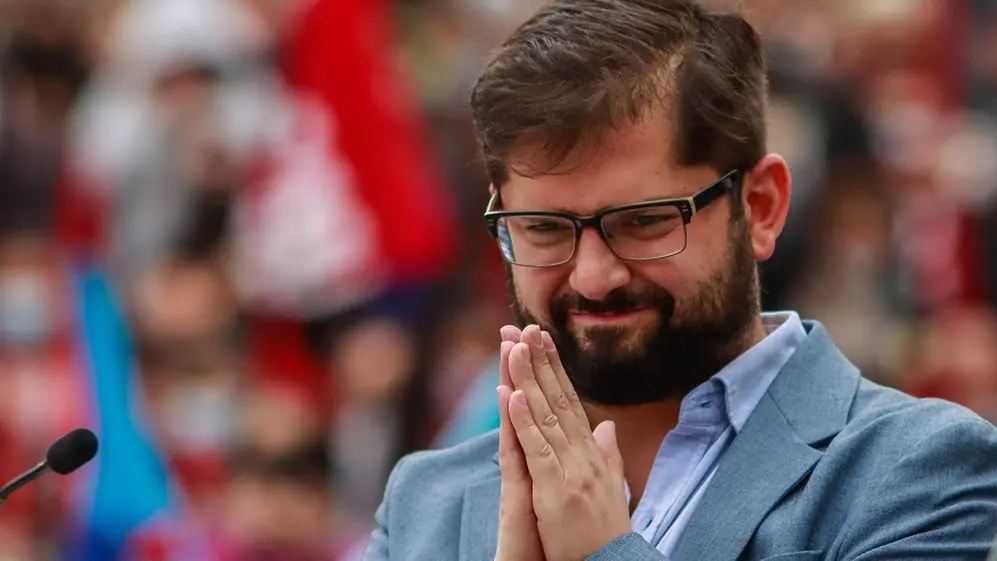 Boric, del éxito a la caída.