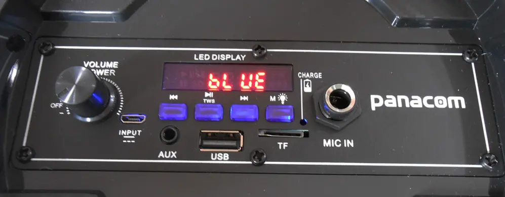 El panel de controles y conectores del Panacom T54 SP-3054.