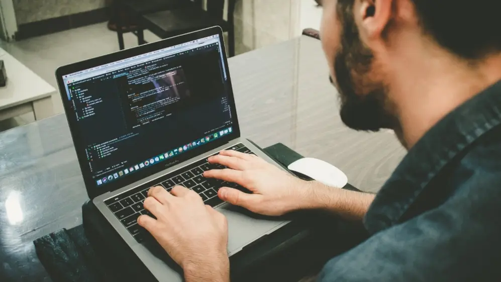 Una medida de seguridad es mantener el software actualizado
