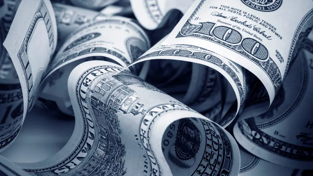 El dólar blue sigue oscilando en la franja de los $200
