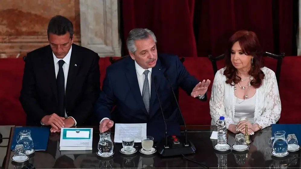  Después del campeonato de fútbol, llegará el momento de comenzar con el armado de listas y poner fin así a las peleas internas