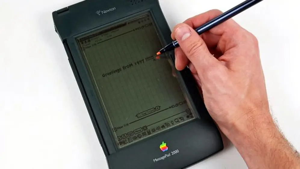 El Apple Newton transcribía notas a mano a texto informático.