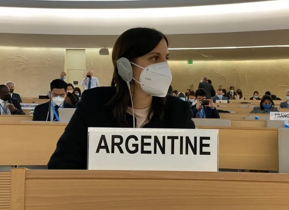 La directora de Derechos Humanos de la Cancillería, Cecilia Meirovich, efectuó el voto de la Argentina en Ginebra.