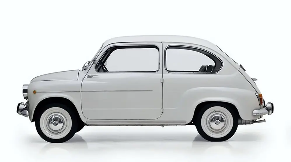 Fiat 600, el pequeño modelo que mide menos de 4 metros.