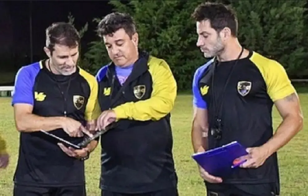 Apuzzo, trabajando para Zoe Athletic Club, junto a Diego Graieb y Nazareno Brindisi