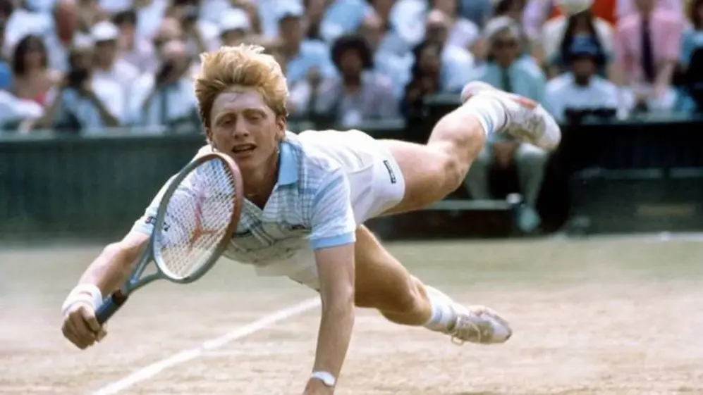 Boris Becker, en pleno juego, en sus años de éxito tenístico