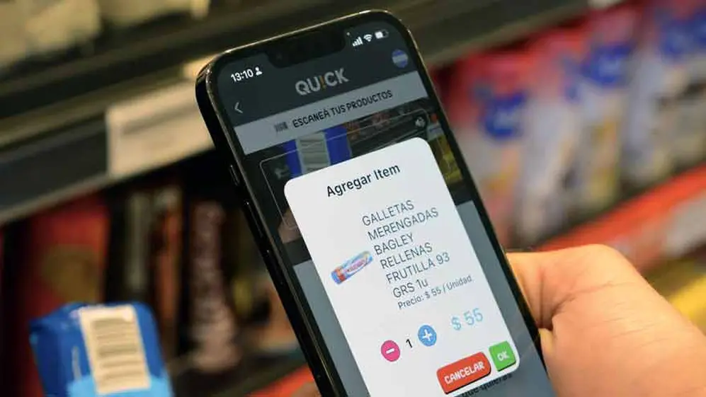 La aplicación permite el escaneo y el pago de los productos comprados.