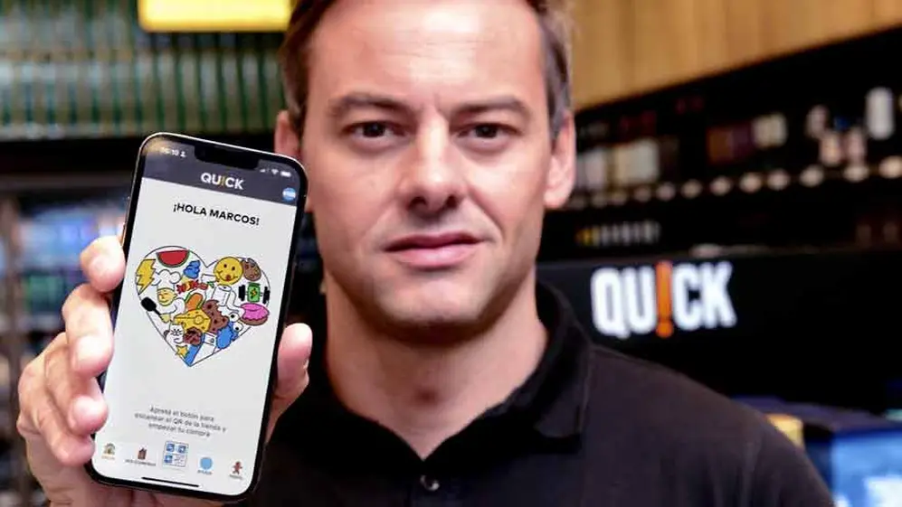 Marcos Acuña con la aplicación de Quick.