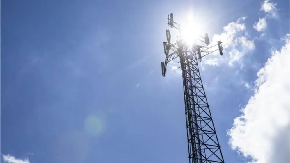 Un sector del Gobierno impulsa levantar torres para celulares con fondos del Estado