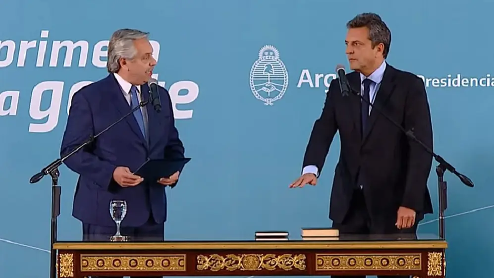 Tras asumir el cargo, Massa anunció medidas que para economistas dejaron sabor a poco