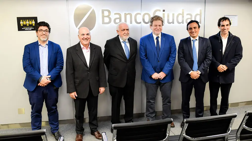 Integrantes del Banco Ciudad y del Colegio Público de Abogados.