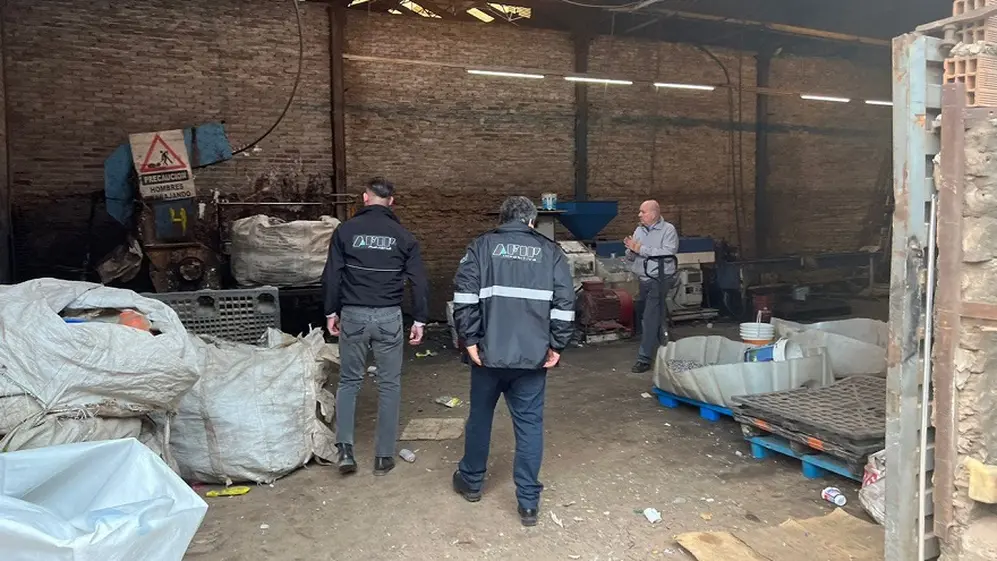 En el galpón localizado, AFIP se encontró con numerosas placas de video y conectores y cables robados.