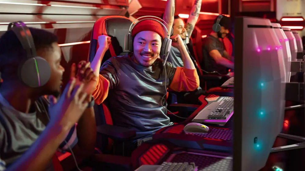 Philips lanzó su línea gamer Evnia de monitores y accesorios.