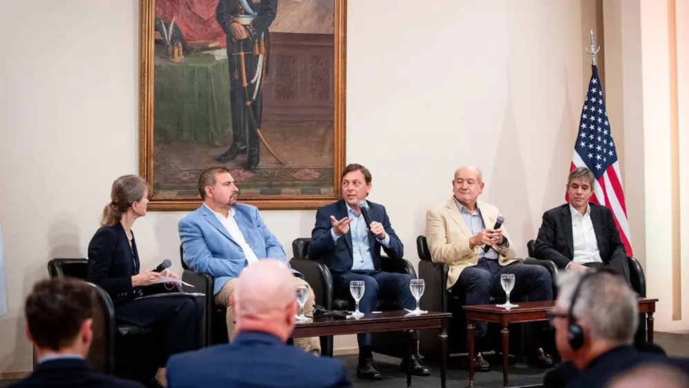 Uno de los paneles del evento de Amcham.