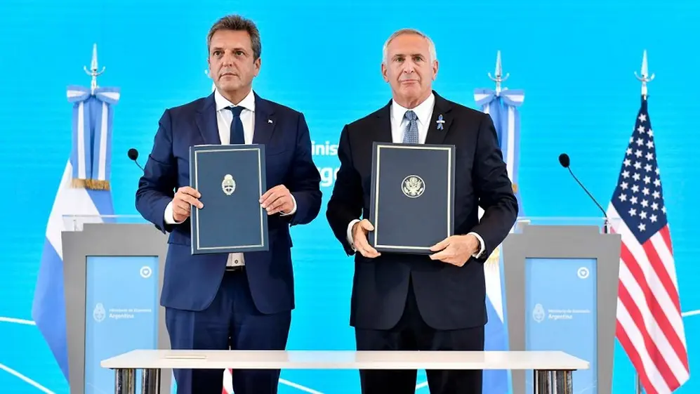 El proyecto de blanqueo llega junto con el acuerdo de intercambio de información, que Massa acordó con Estados Unidos.