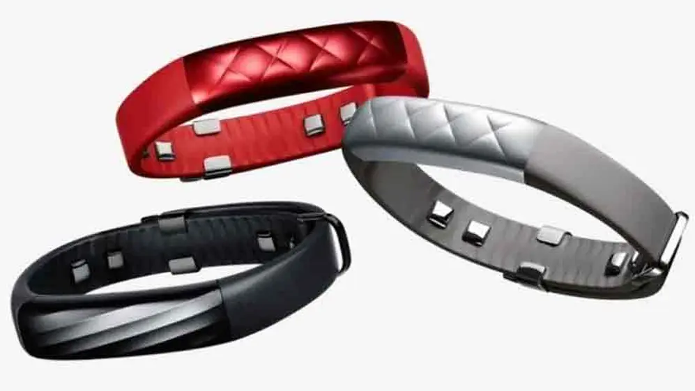 Jawbone desarrolló un diseño peculiar con plásticos de colores brillantes.