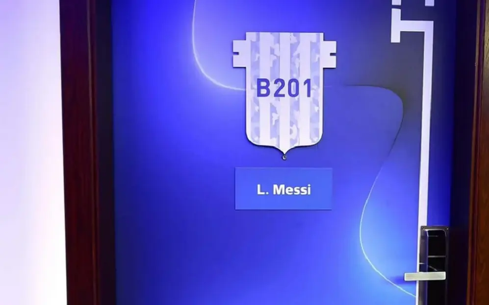 Así se ve la puerta de la habitación B201, QU