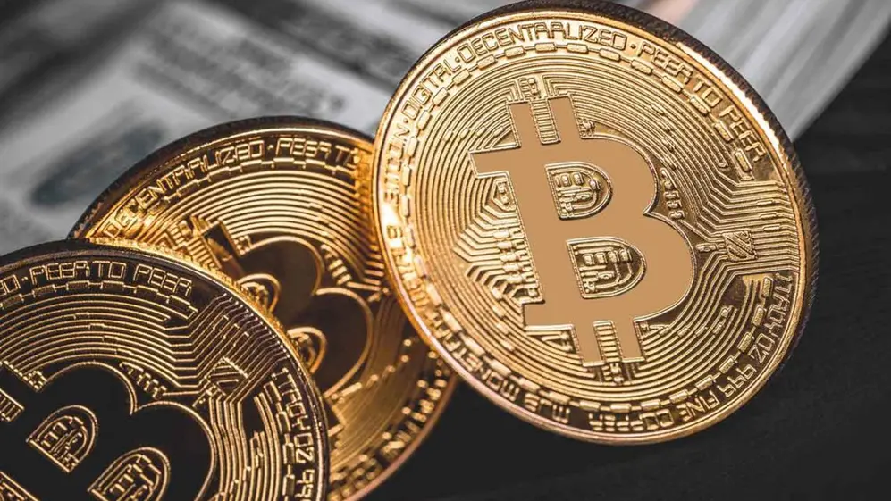 Bitcoin es la criptomoneda más famosa del orbe.