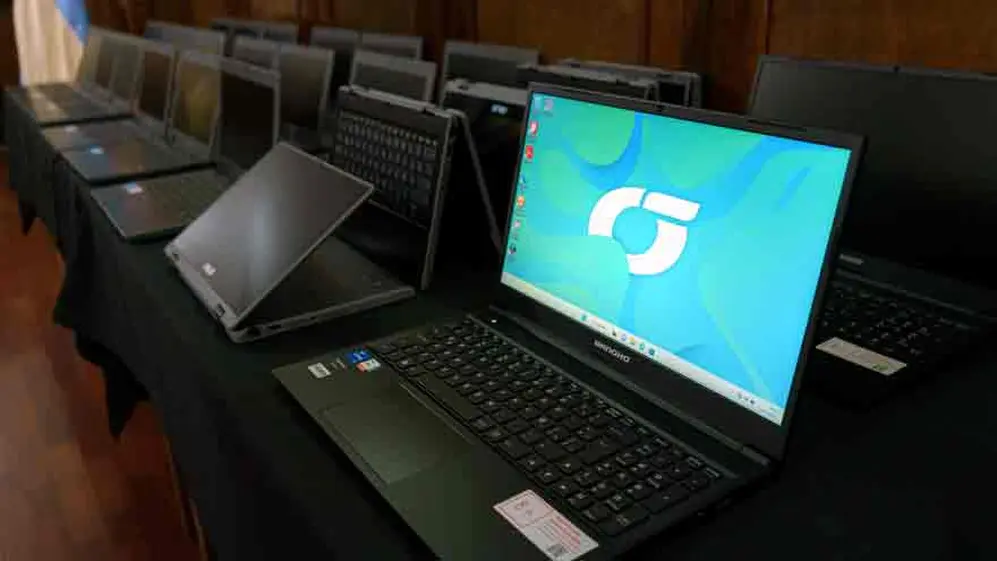 Parte de las computadoras que llegaron a la Antártida.