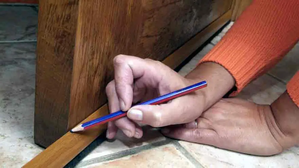 Se deben evitar fugas de aire por puertas y ventanas.