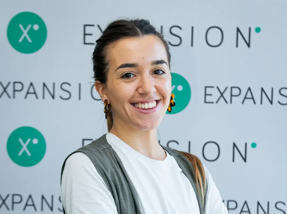 Agustina Angelucci, Recepcionista de Expansion Argentina