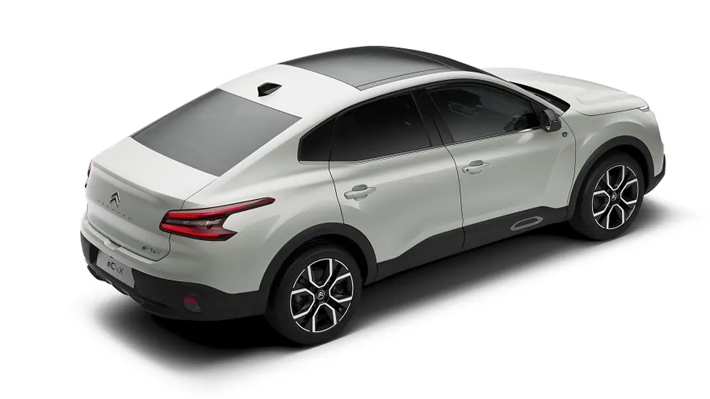 Un techo panorámico caracteriza al nuevo modelo de Citroën.