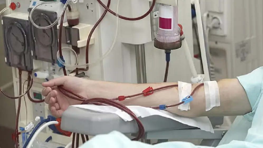 30.000 pacientes están en riesgo porque faltan insumos importados para diálisis.