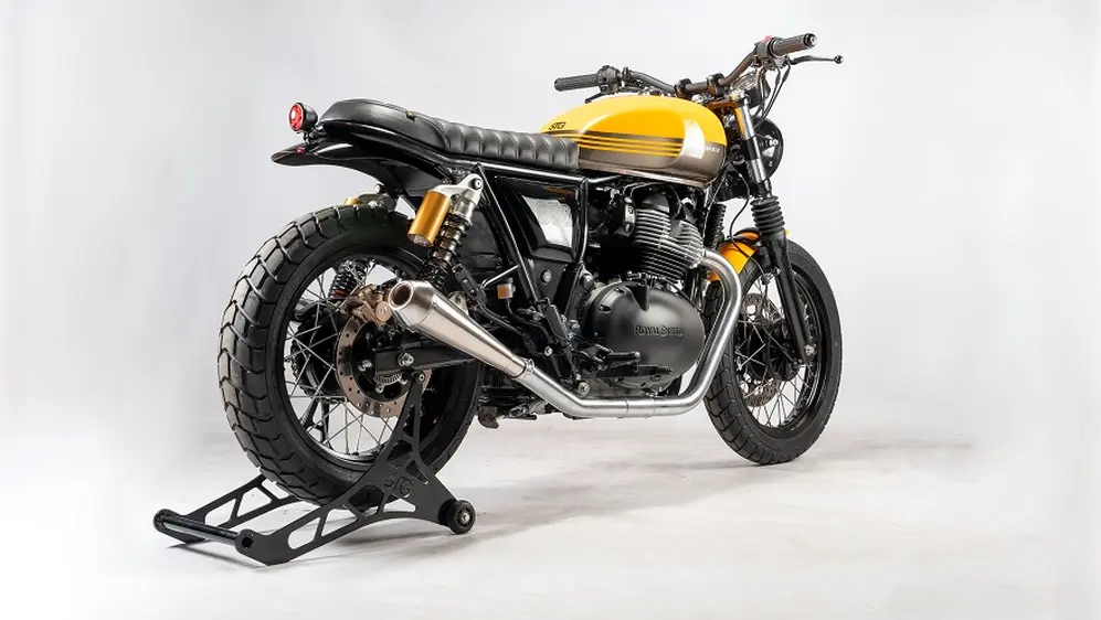 La Royal Enfield interceptor con tanque amarillo de STG Tracker.