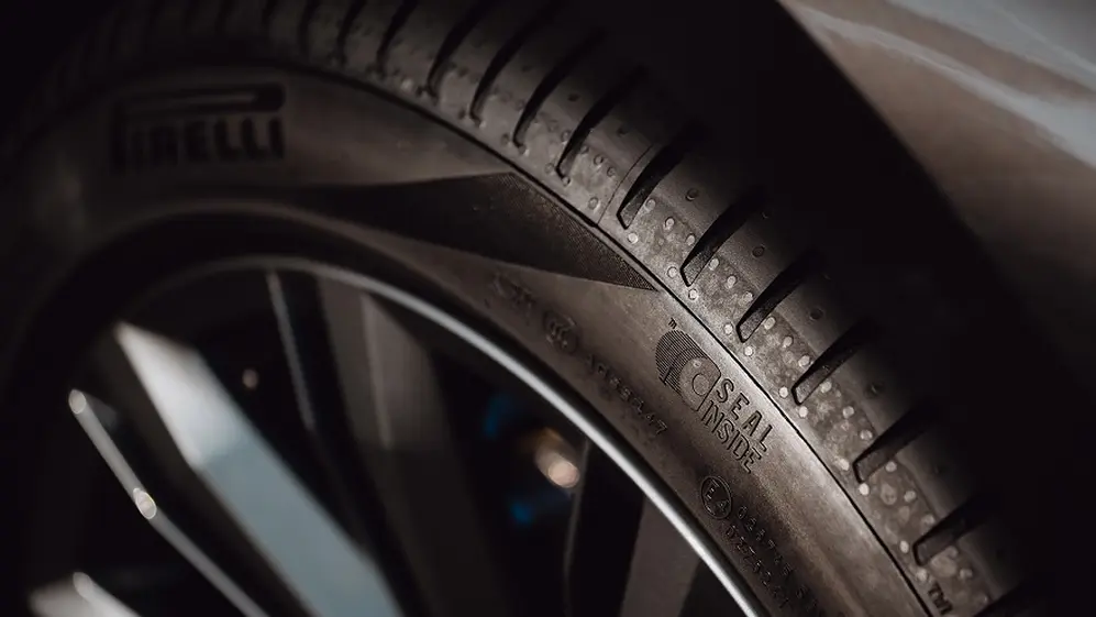 Pirelli P7 con tecnología Seal Inside.