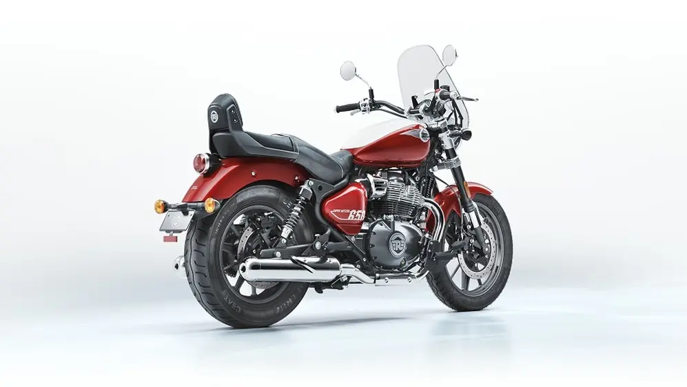 Royal Enfield Super Meteor 650 Celesital Red.