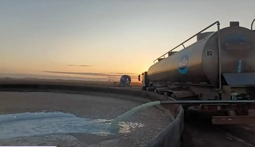 La empresa descartó miles de litros de leche que no pudo procesar por el conflicto interno.