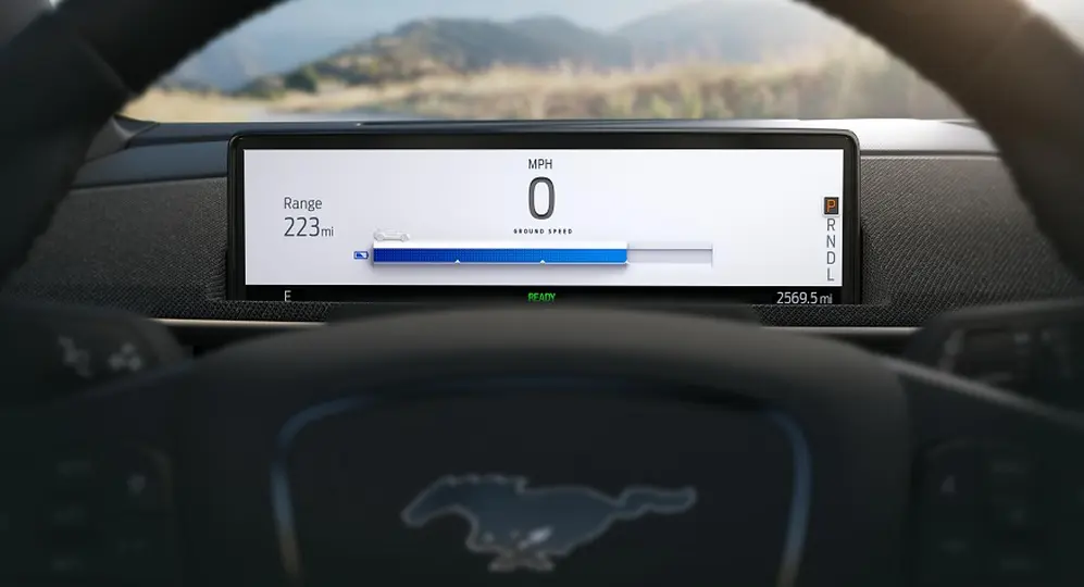Toda la información de las baterías se refleja en el tablero del SUV.