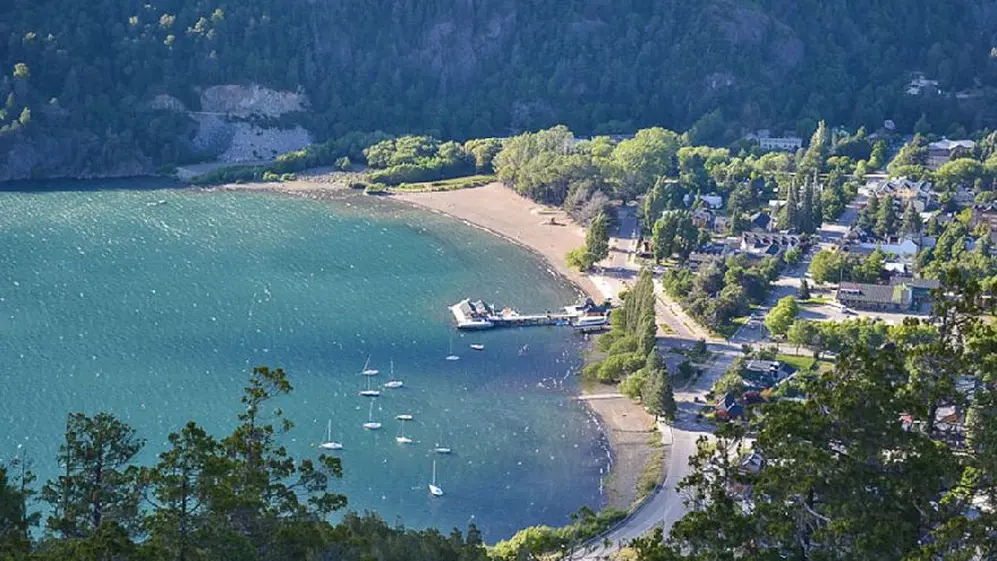 Una vista panorámica de la playa 