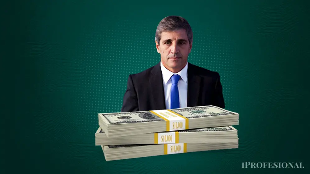 Qué pasará con los sueldos en dólares en la era de Luis Caputo