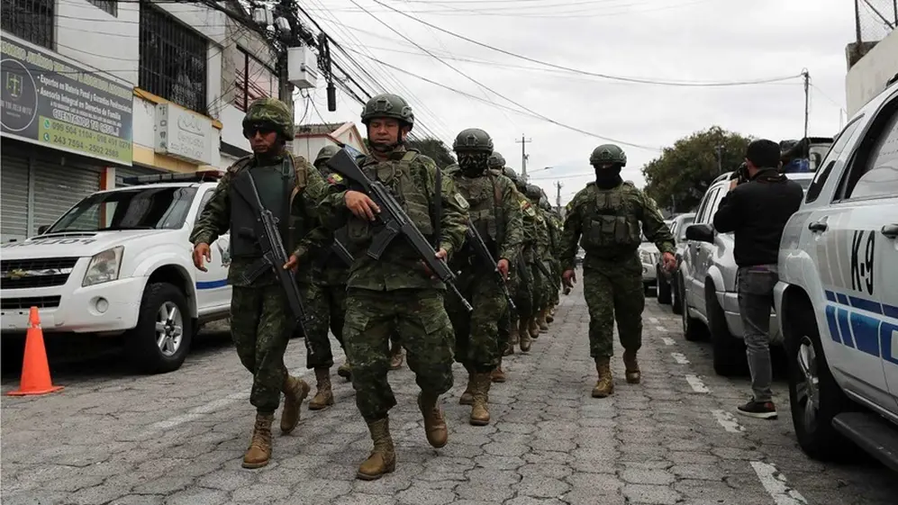 Qué sueldo cobran los oficiales de las Fuerzas Armadas