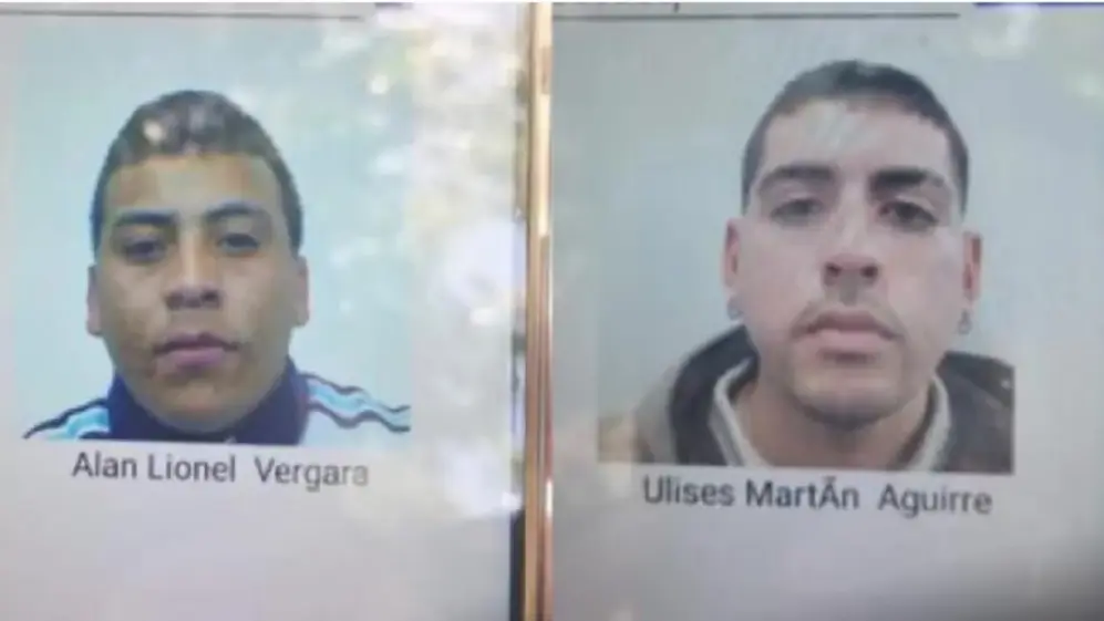 Los dos delincuentes que iban en el Toyota Corolla y son intensamente buscados