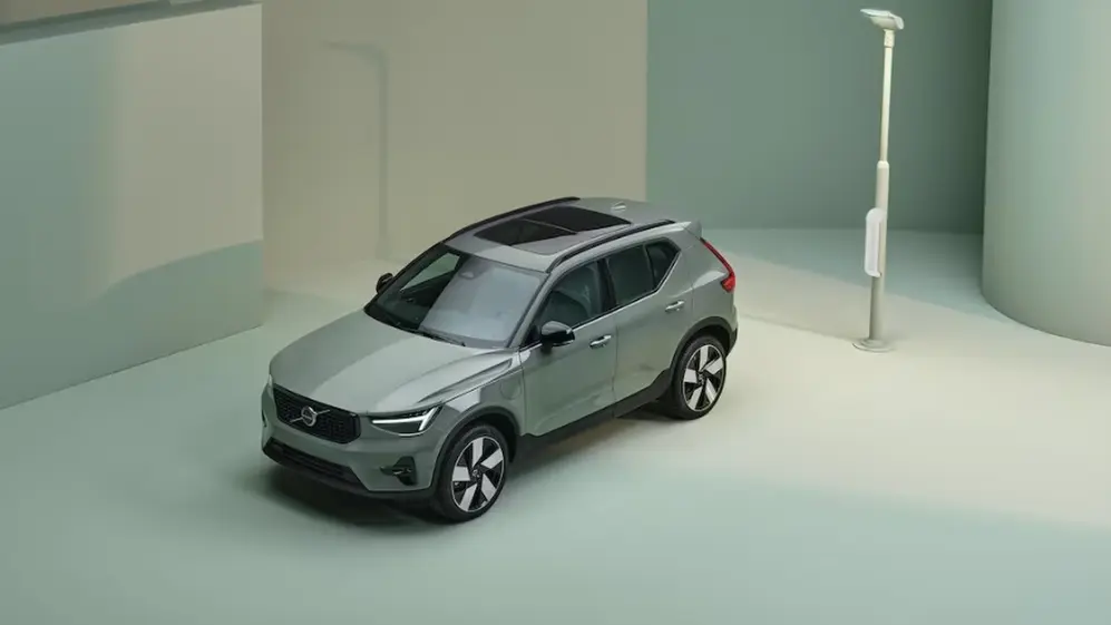 El Volvo XC40 es un SUV eléctrico con más de 400 km de autonomía.