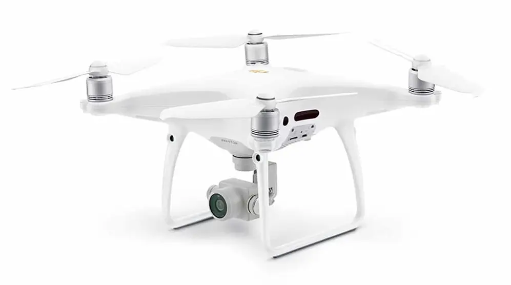 El drone que utilizan Silvia y Juan es de la firma DiJi.