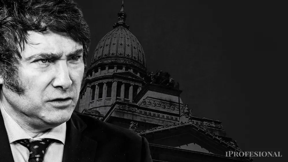 Analistas afirman que la demora por la Ley de Bases es uno de los factores de incertidumbre política que impulsan a los dólares paralelos