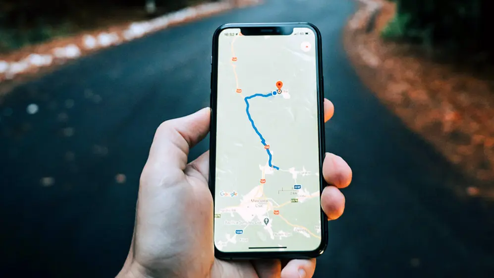 Google Maps viene en forma nativa en Android.