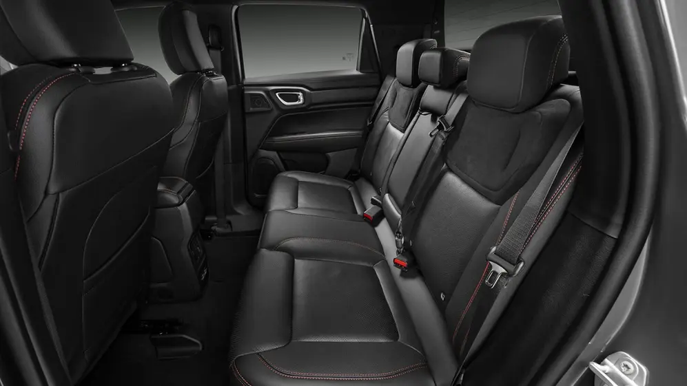 Rampage también tiene buen espacio interior.