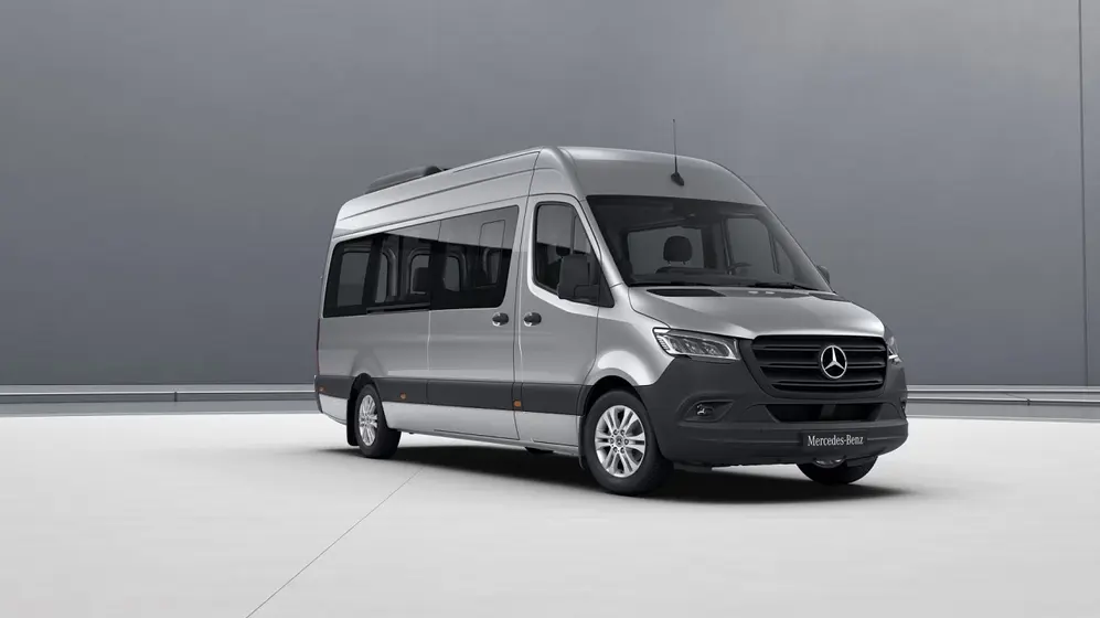 Mercedes Benz Sprinter es el principal rival de Hiace.