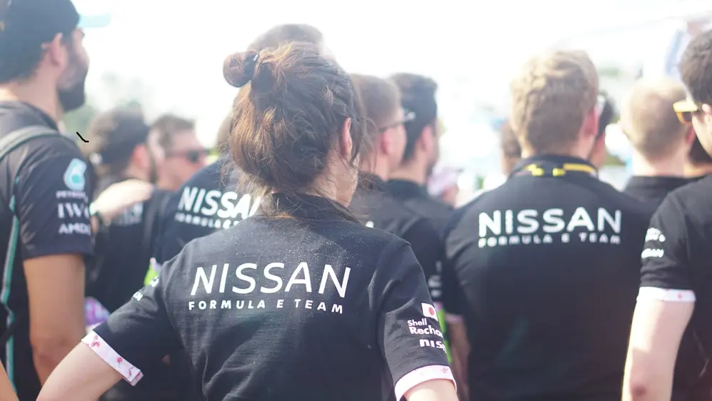 Concentración del equipo Nissan durante la previa de la carrera.