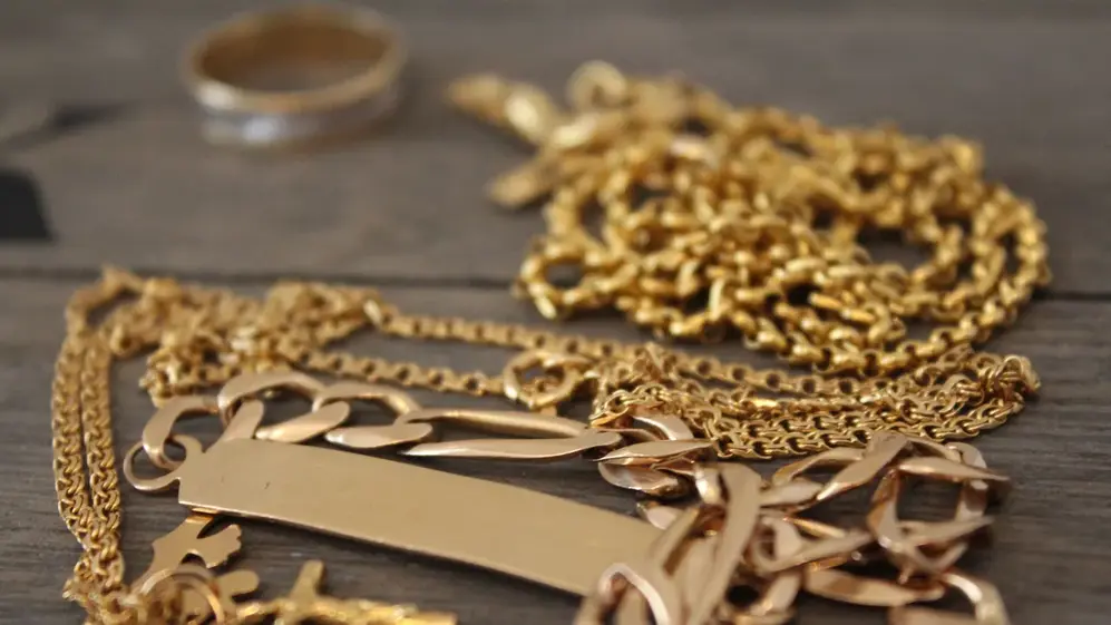 Las joyas de oro se pueden vender en joyerías a un precio muy alto