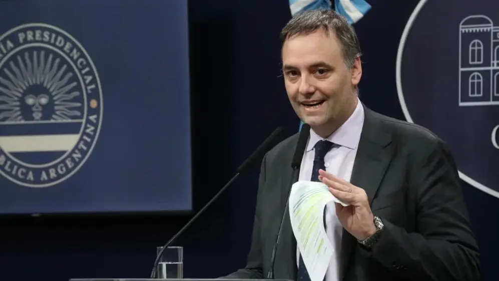 Se podría reducir la frecuencia de las conferencias de prensa de Manuel Adorni en Casa Rosada