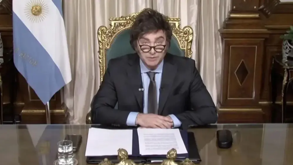 Presentan primer pedido de juicio politico contra el presidente